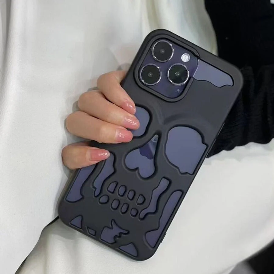 iPhone 14 Pro Hollow Skull Design Case - Image 3