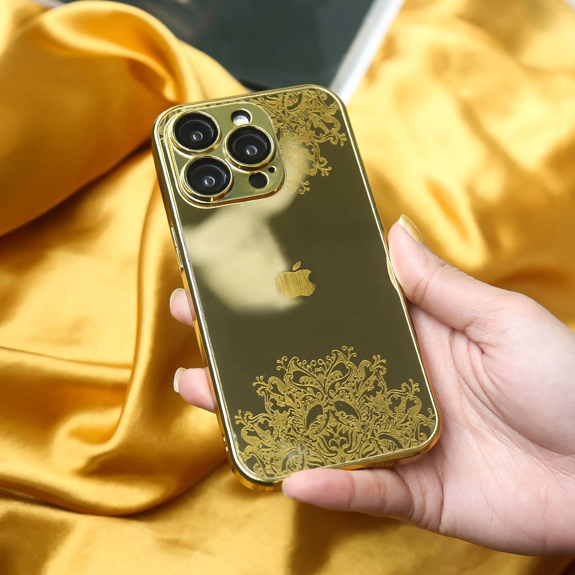 iPhone 16 Series Refined Gold Luxurious Logo Case