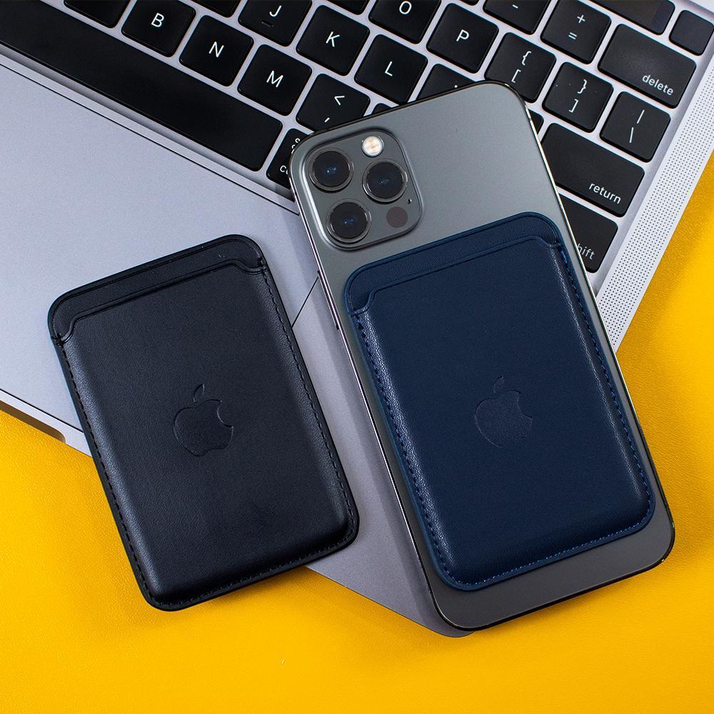 iPhone Leather Wallet with MagSafe - Image 3